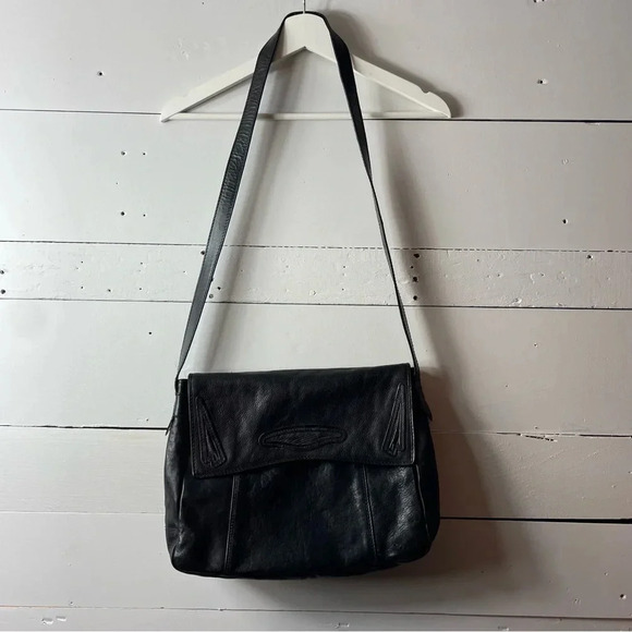 Vintage Higbee's Italian Made Retro All Leather Crossbody Purse in Black - Picture 2 of 7